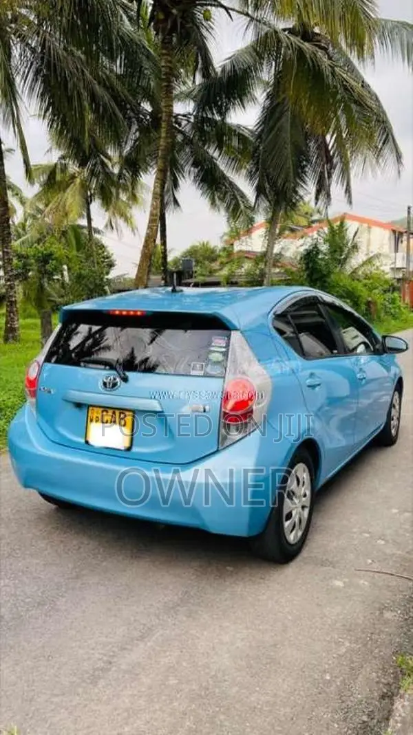 Toyota Aqua 2012 Car (Used)