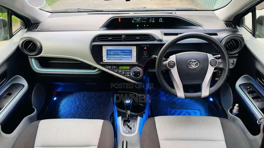 Toyota Aqua 2012 Car (Used)
