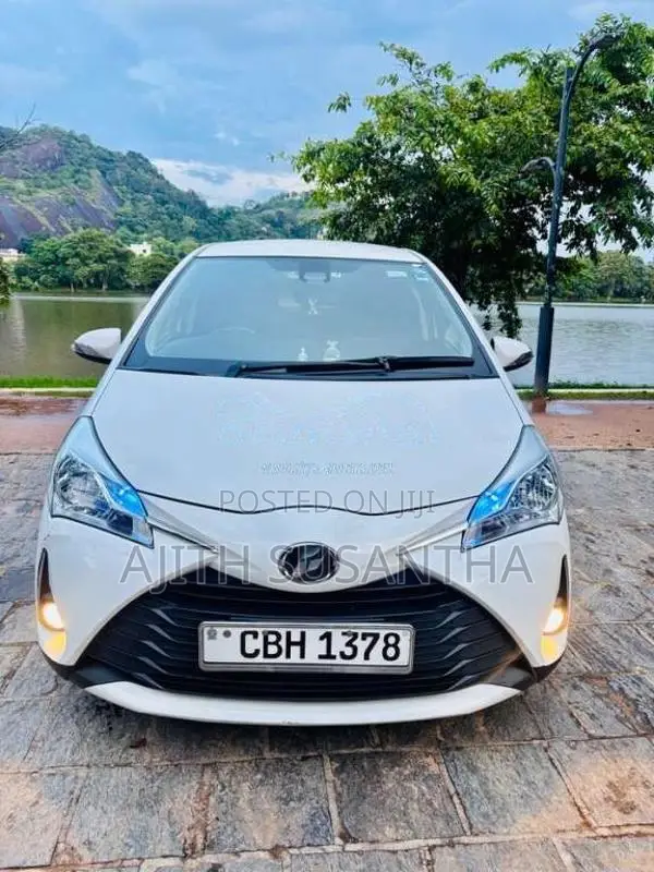 Toyota Vitz 2018 Car (Used)