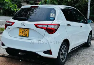 Toyota Vitz 2018 Car (Used)