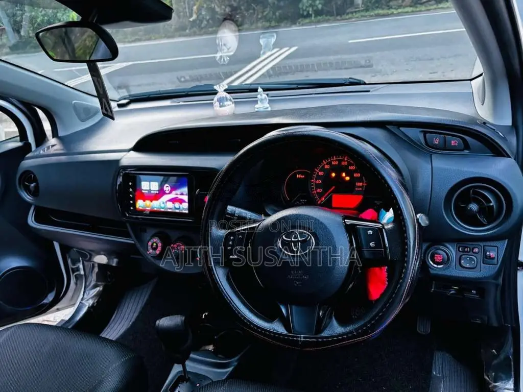Toyota Vitz 2018 Car (Used)