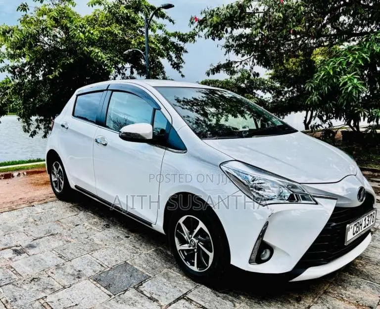 Toyota Vitz 2018 Car (Used)