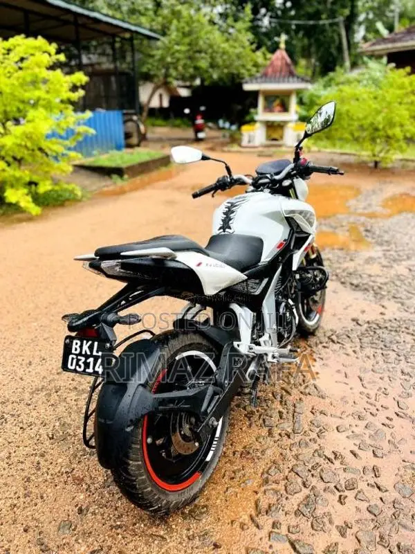 Bajaj N160 2025 Motorbike (Used)