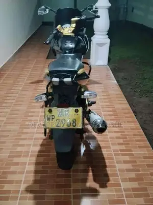 Bajaj Pulsar 220 2010 Motorbike (Used)