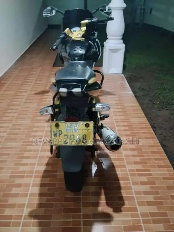 Bajaj Pulsar 220 2010 Motorbike (Used)