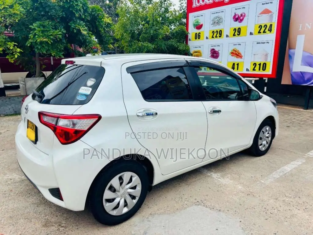 Toyota Vitz 2018 Car (Used)