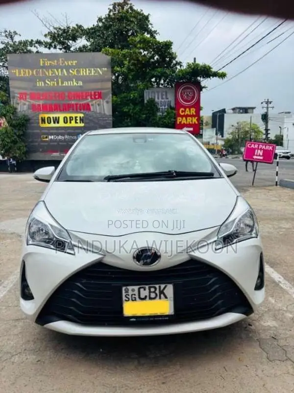 Toyota Vitz 2018 Car (Used)
