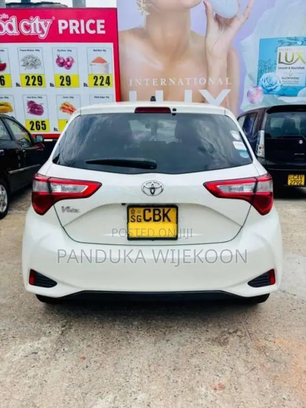 Toyota Vitz 2018 Car (Used)