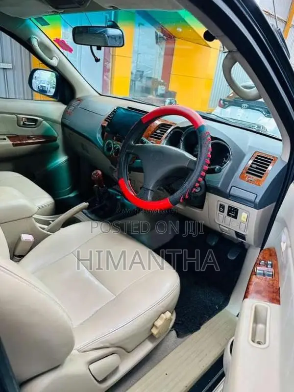 Toyota Hilux Thailand 2010 Pickup (Used)