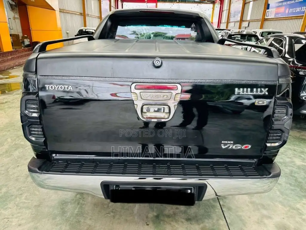 Toyota Hilux Thailand 2010 Pickup (Used)