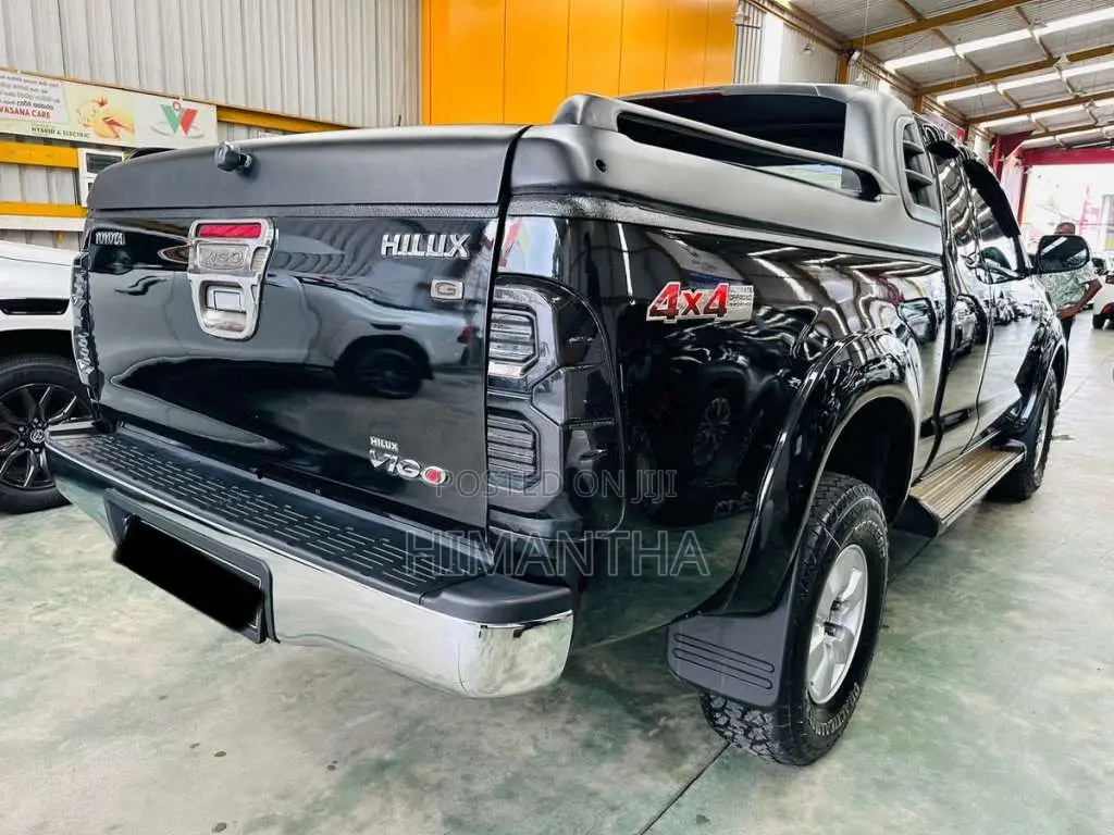Toyota Hilux Thailand 2010 Pickup (Used)
