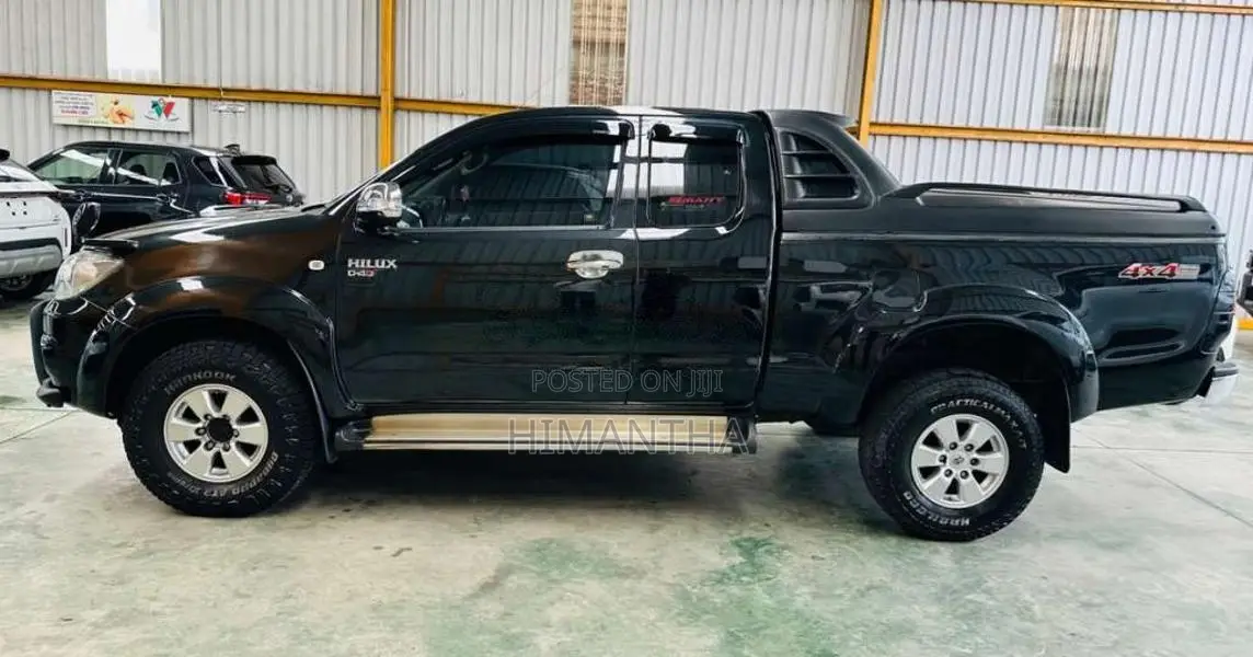 Toyota Hilux Thailand 2010 Pickup (Used)