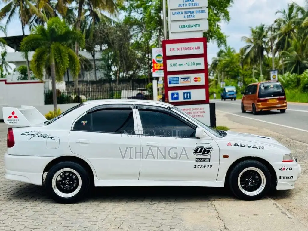 Mitsubishi Lancer CK1 2000 Car (Used)