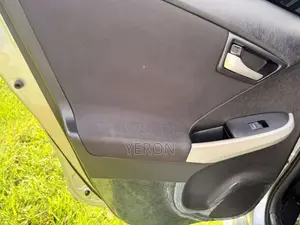 Toyota Prius S LED 2015 Car (Used)