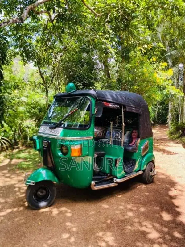 Bajaj 4 Stroke 2010 Three Wheel (Used)