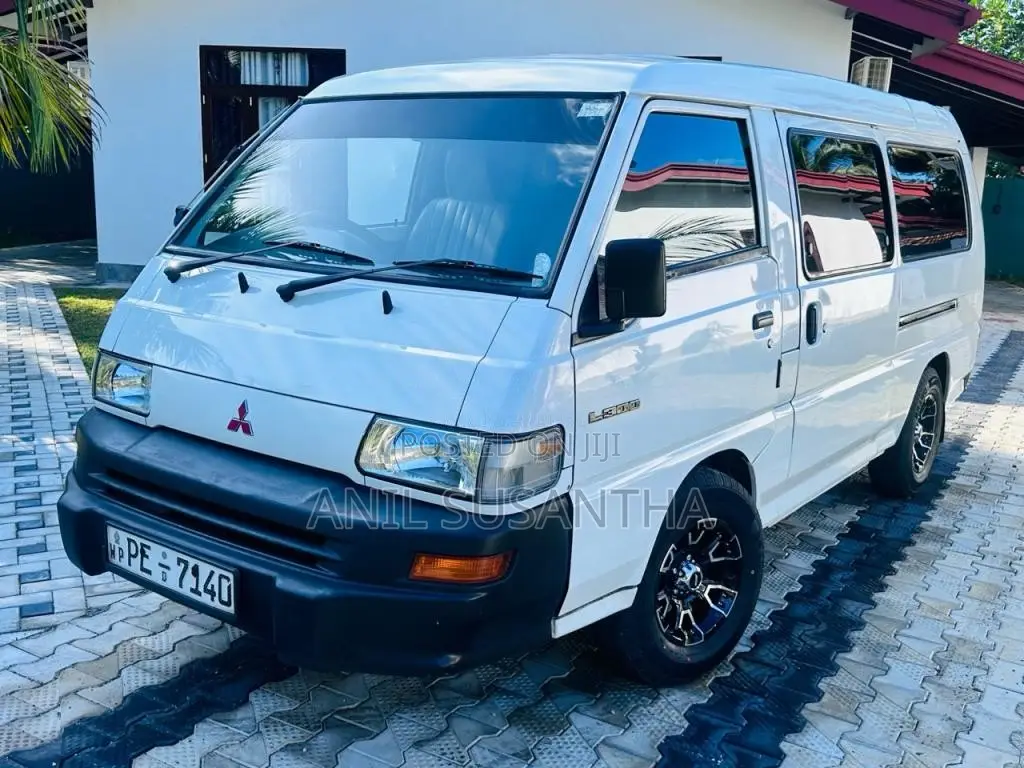 Mitsubishi Po15 2012 Van (Used)