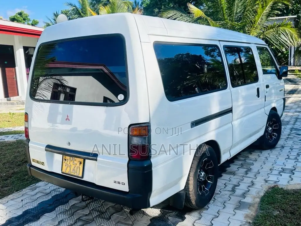 Mitsubishi Po15 2012 Van (Used)