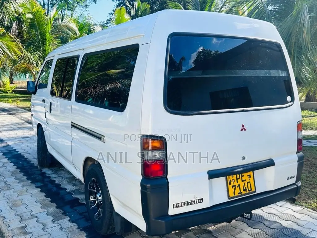 Mitsubishi Po15 2012 Van (Used)