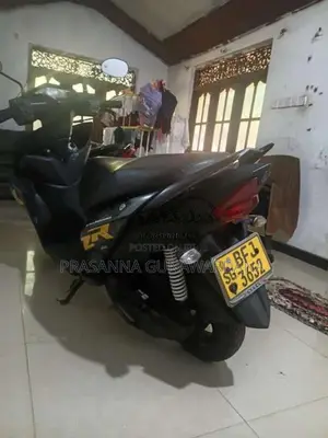 Yamaha ZR 2017 Motorbike (Used)