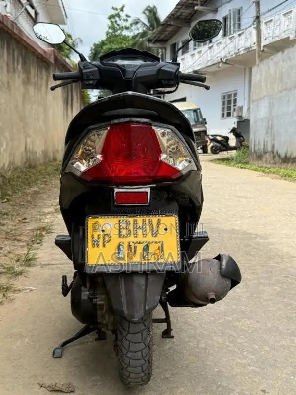 Honda Dio Dx 2019 Motorbike (Used)