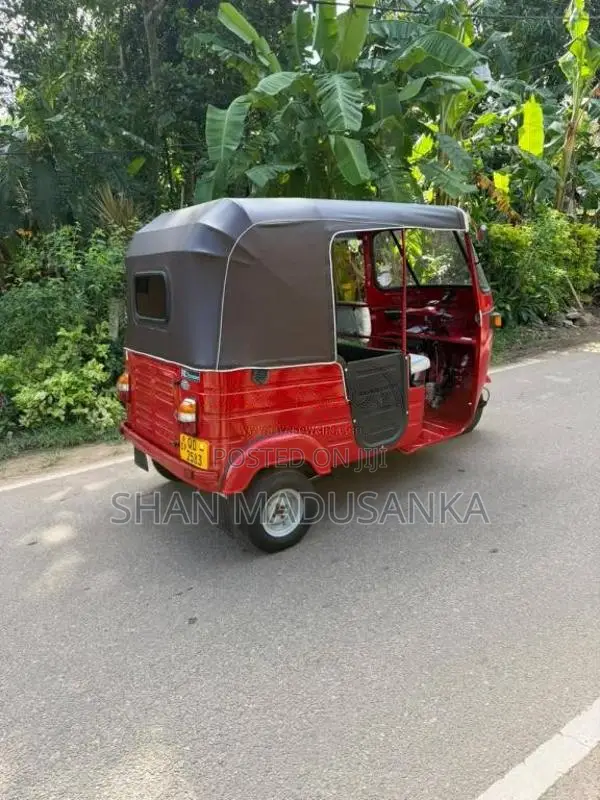 Bajaj 2 Stroke 2006 Three Wheel (Used)