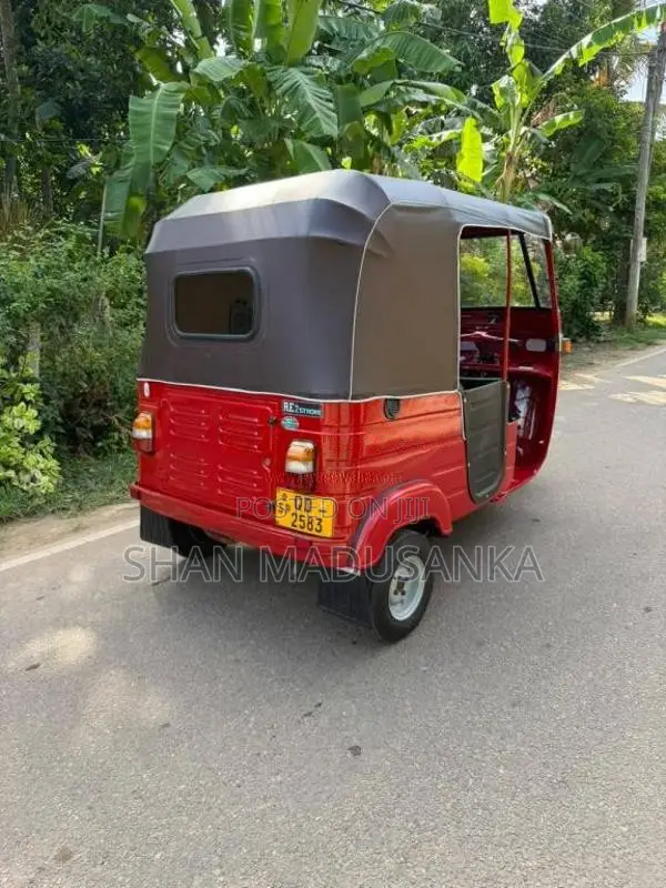 Bajaj 2 Stroke 2006 Three Wheel (Used)