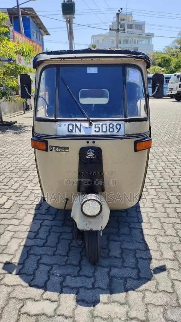 Bajaj 4 Stroke 2009 Three Wheel (Used)