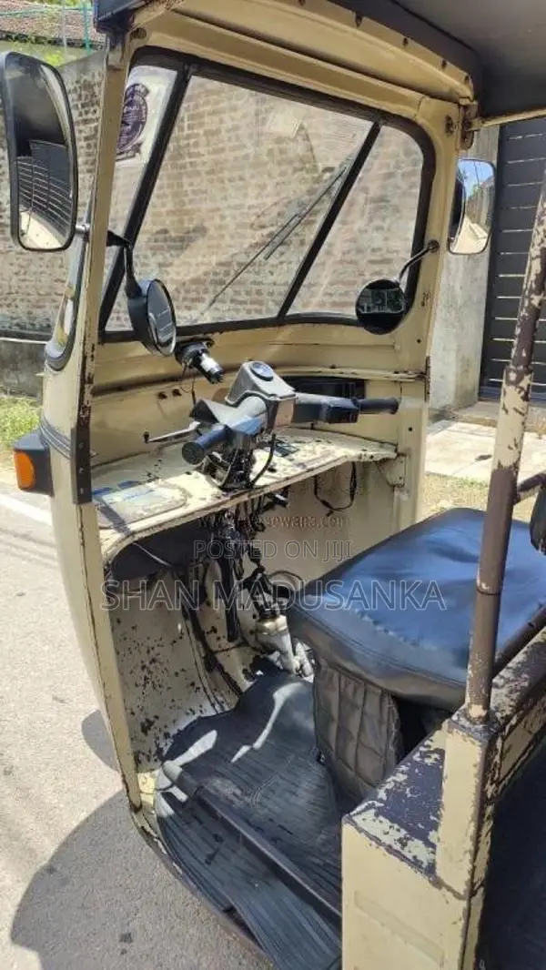 Bajaj 4 Stroke 2009 Three Wheel (Used)