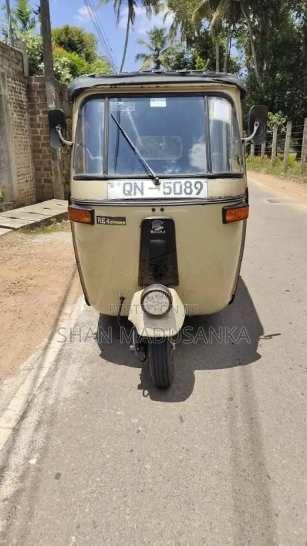 Bajaj 4 Stroke 2009 Three Wheel (Used)