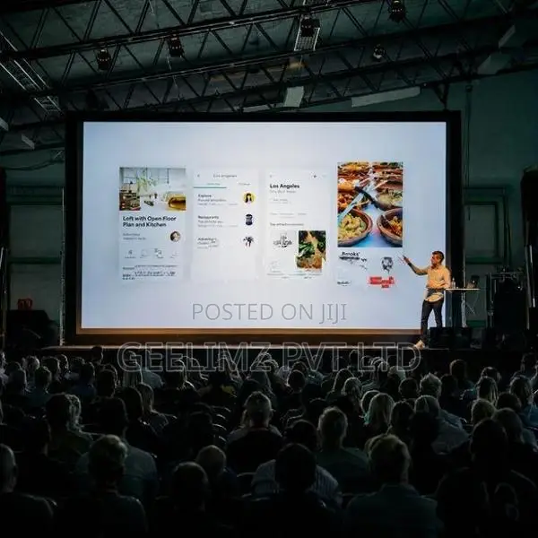 Used Projector With Peak Brightness For Big corporate Events