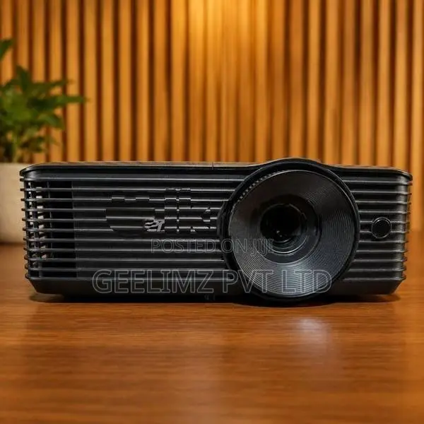 Used Projector With Peak Brightness For Big corporate Events