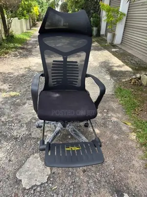 GF105 Foot Rest Office Chair