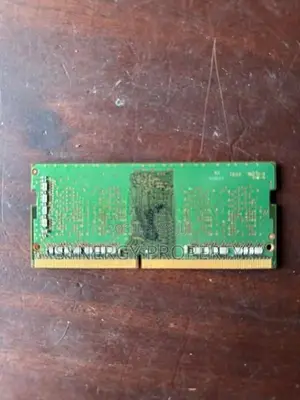Samsung 4GB DDR4 laptop RAM module