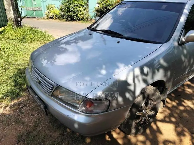 Nissan Sunny FB14 1995