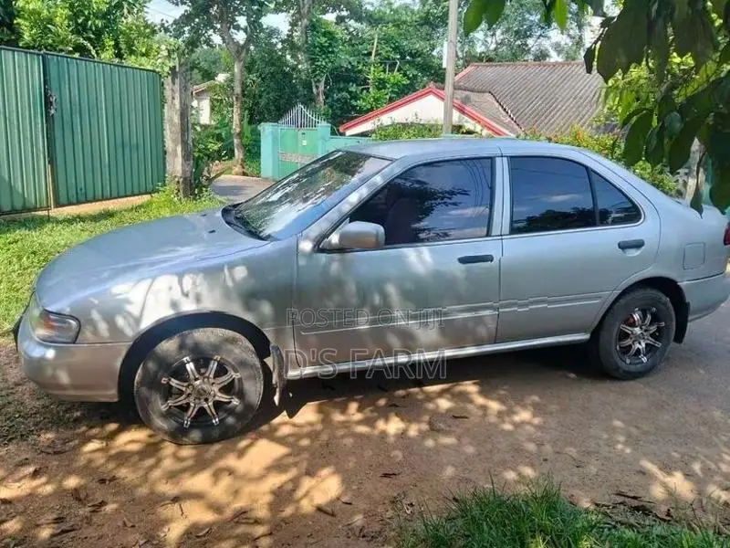 Nissan Sunny FB14 1995