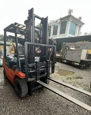 FORKLIFT TOYOTA 3.5 TON (DIESEL)