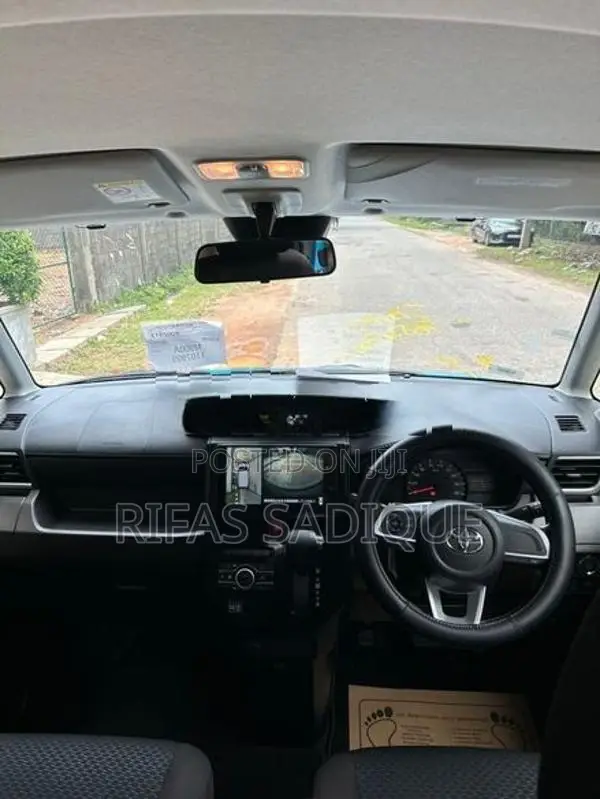 Toyota Roomy G-Chrome 2023
