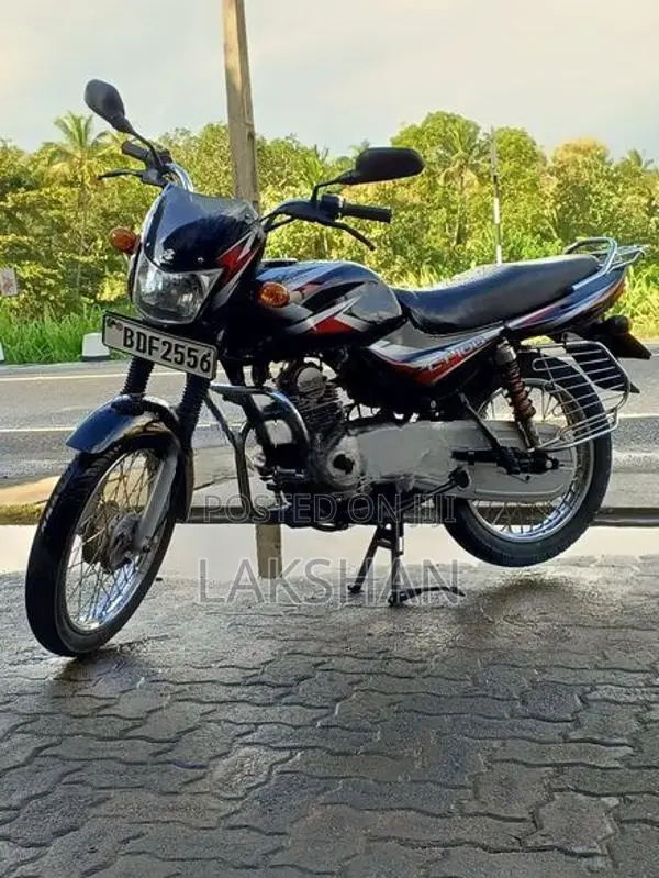 Bajaj CT100 2016