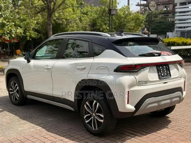 Toyota Urban Cruiser Taisor V Dual Tone 2026