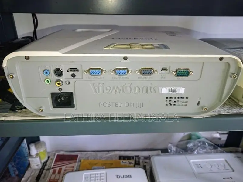 Projector VIEWSONIC PJD5353LS lumens 3200 short throw full set