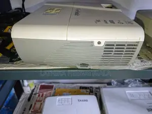 Projector VIEWSONIC PJD5353LS lumens 3200 short throw full set