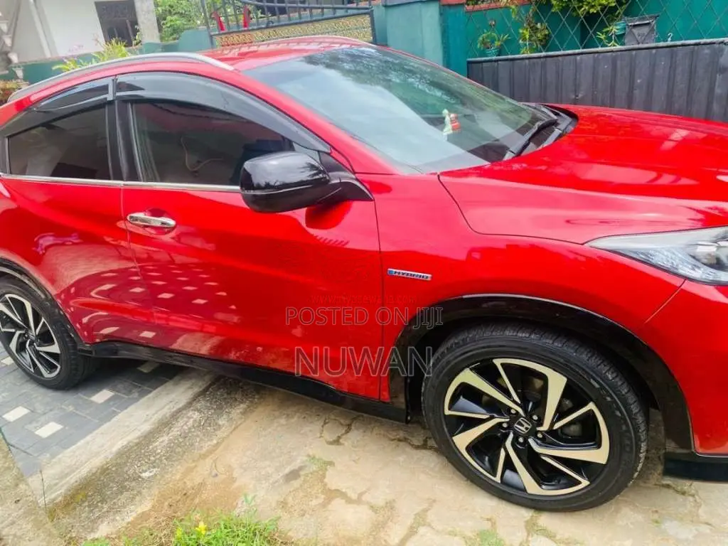 Honda Vezel Rs 2018 SUV (Used)