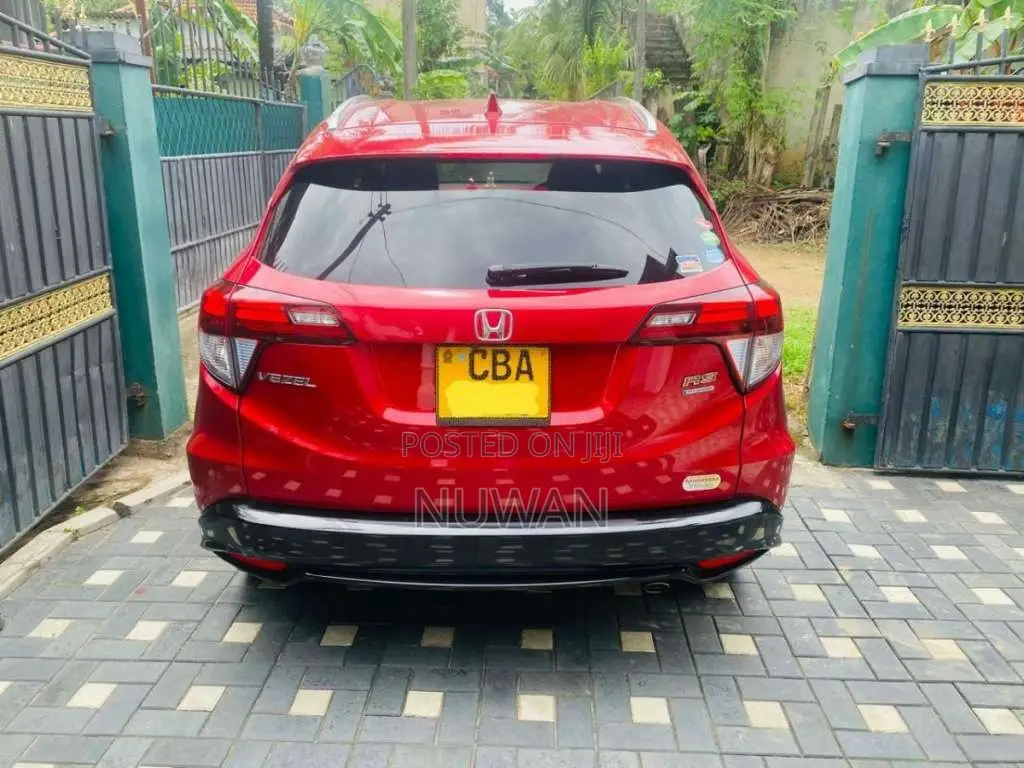 Honda Vezel Rs 2018 SUV (Used)