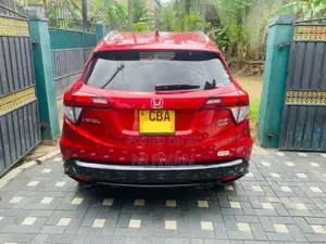 Honda Vezel Rs 2018 SUV (Used)
