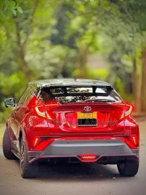 Toyota CHR NGX 10 2018 SUV (Used)