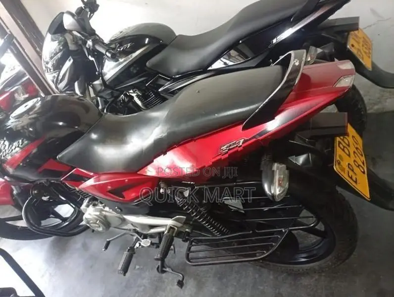 Bajaj Pulsar 150 2015