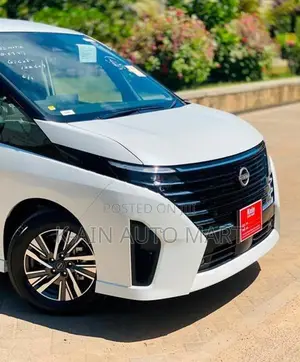 Nissan Serena Highway star 2025