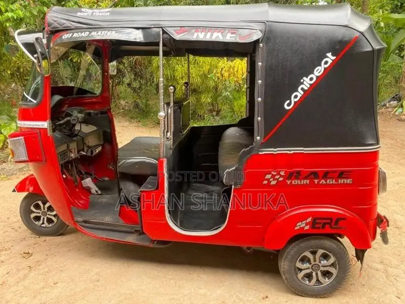 Bajaj RE 2010