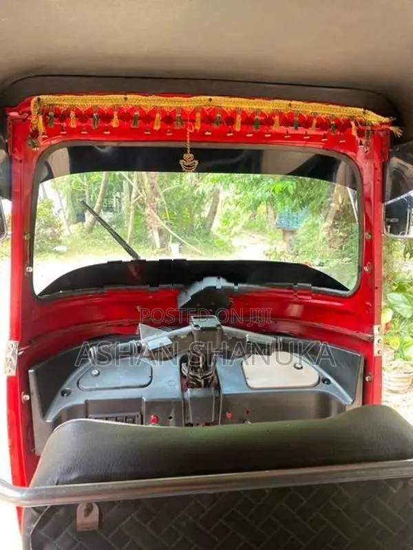 Bajaj RE 2010