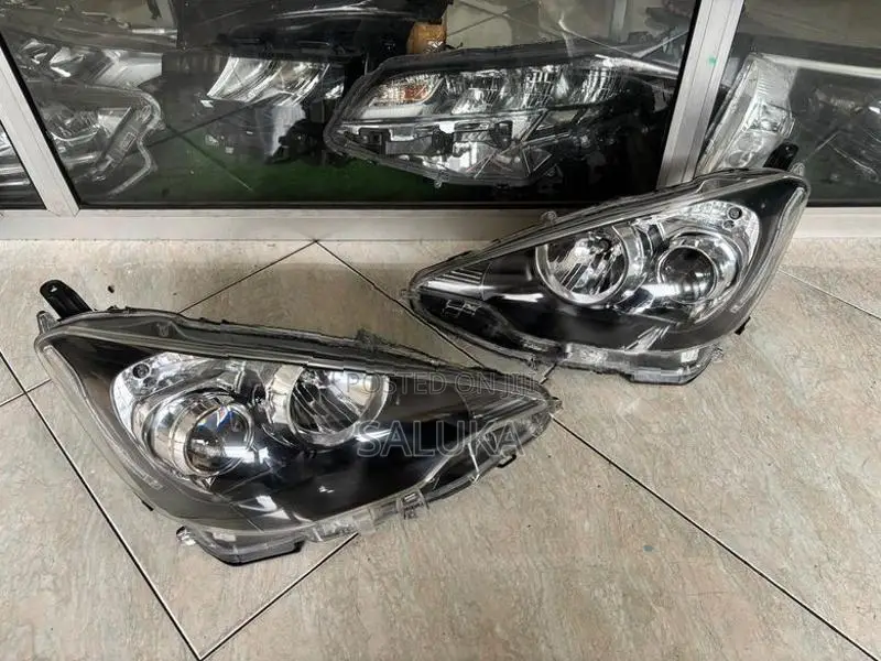 Toyota Aqua Head Light Set (Black Shade)